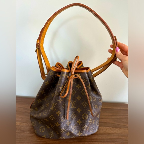 Louis Vuitton Handbags - Louis Vuitton Monogram Petit Noe Shoulder Drawstring Bag EUC